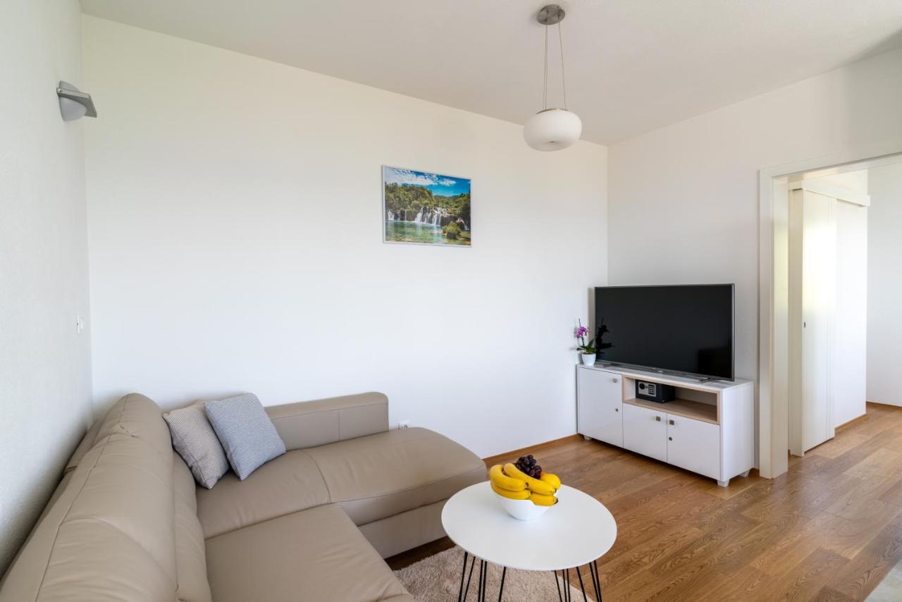 Private Villa Golden Hour With A View Of Split Area Kastel Sucurac Luaran gambar