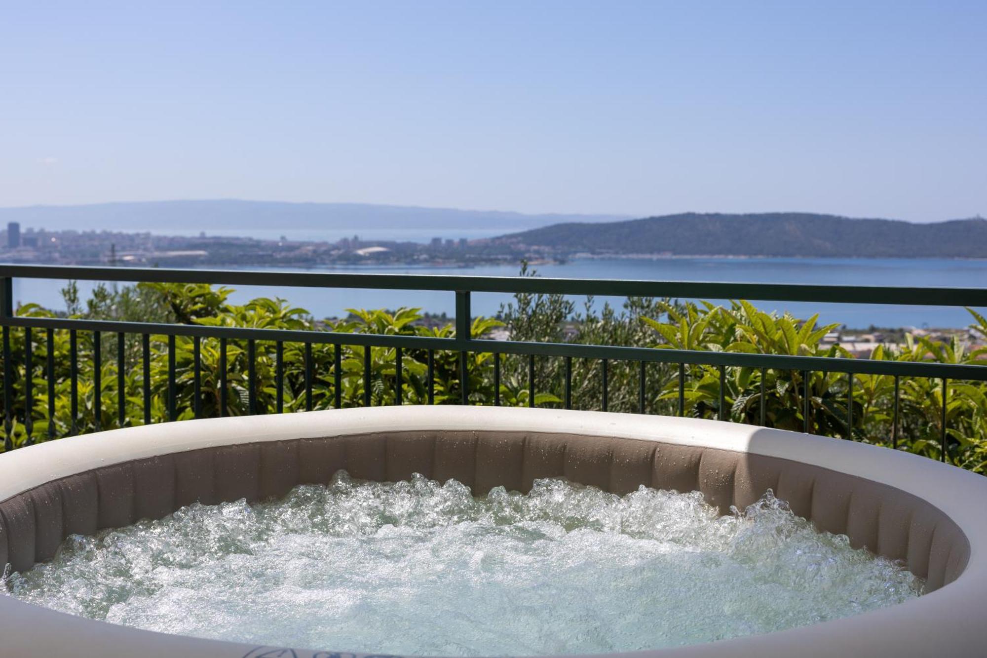 Private Villa Golden Hour With A View Of Split Area Kastel Sucurac Luaran gambar