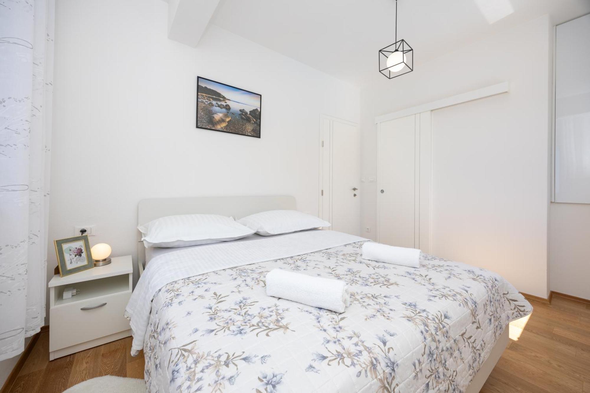 Private Villa Golden Hour With A View Of Split Area Kastel Sucurac Luaran gambar